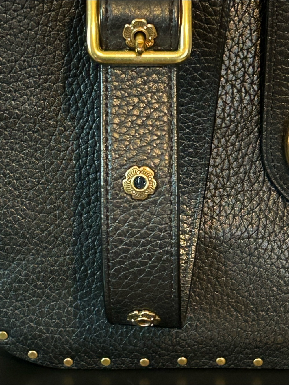 COACH PAGE 27 with Rivets Black - GUC - Picture 17 of 17